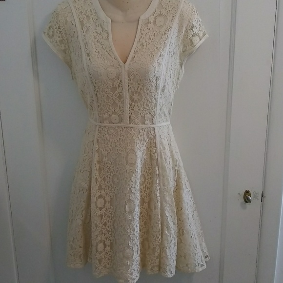 LC Lauren Conrad Dresses & Skirts - LC Lauren Conrad Lace Cap Sleeve Dress Sz 10